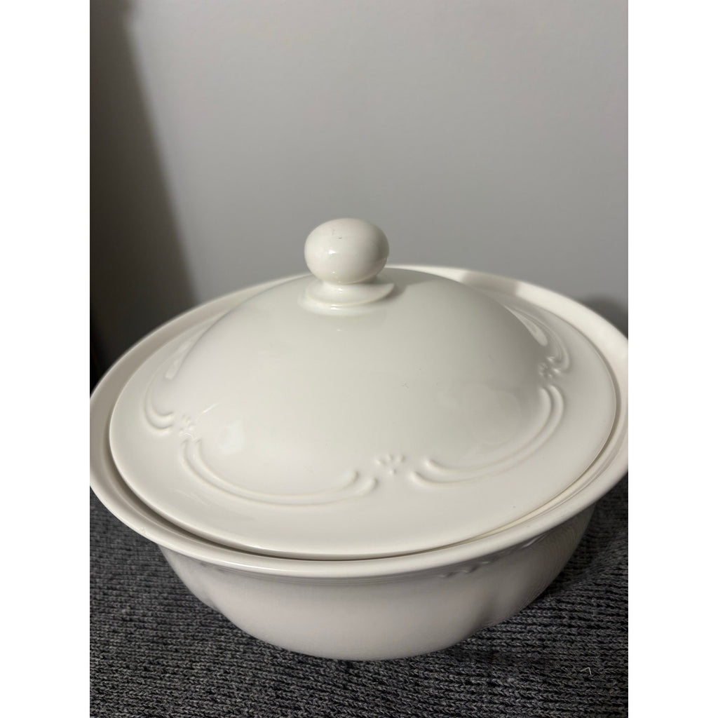 The White Filigree Casserole Dish