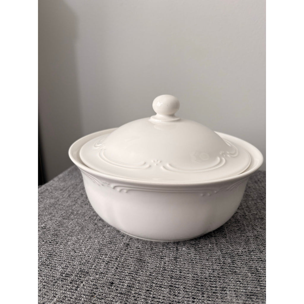 The White Filigree Casserole Dish